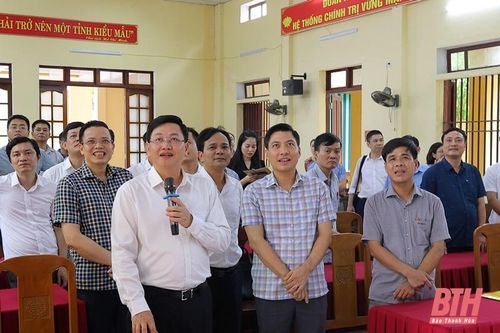 Phó Chủ tịch UBND tỉnh Mai Xuân Liêm kiểm tra hạ tầng công nghệ thông tin - truyền thông phục vụ hoạt động của chính quyền địa phương 2 cấp tại Thiệu Hóa
