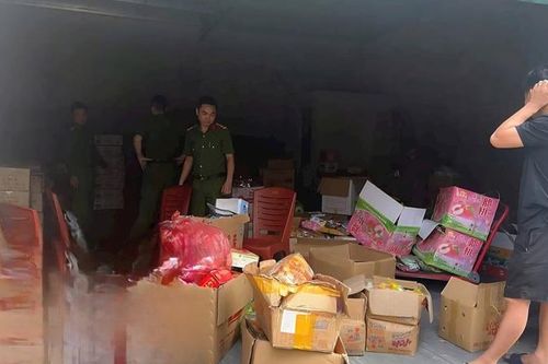 Thu giữ hàng chục sản phẩm hàng hóa không rõ nguồn gốc