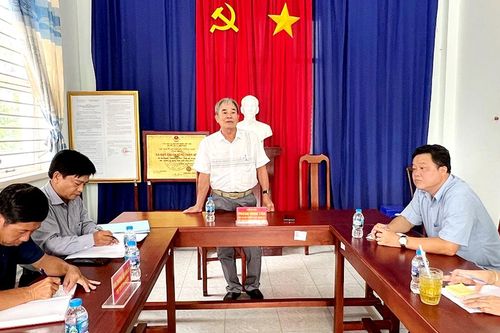 Huyện ủy An Phú làm việc về công tác chuẩn bị Đại hội Đảng bộ xã Vĩnh Hậu (mới)