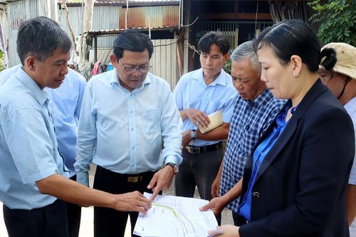 Phó Chủ tịch UBND tỉnh An Giang Ngô Công Thức kiểm tra tiến độ công trình trọng điểm huyện Châu Phú và Tri Tôn