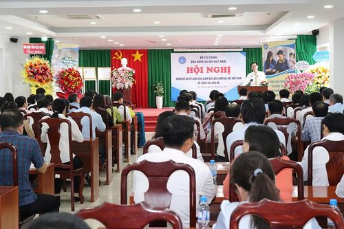 Trao quyết định bổ nhiệm lãnh đạo Bảo hiểm Xã hội khu vực XXXIV