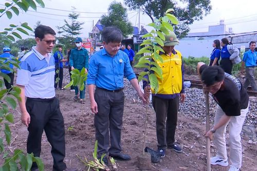 Phát động phong trào 'Đường tàu – Đường hoa' và hưởng ứng ngày môi trường thế giới 5-6