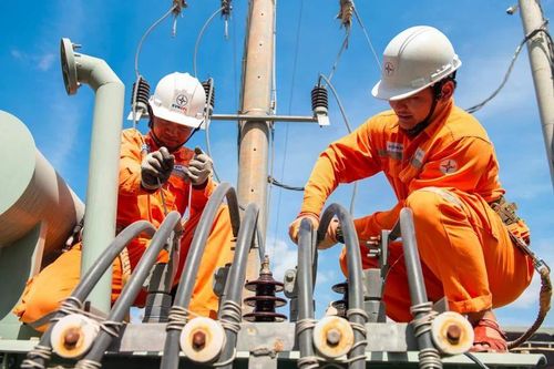 Thủ tướng: Đảm bảo cung ứng đủ điện phục vụ sản xuất, kinh doanh và đời sống của Nhân dân