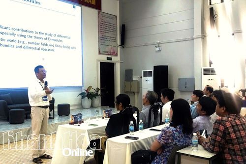 Giao lưu Toán học tại Trường Đại học Khánh Hòa