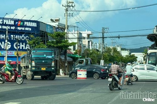 Nha Trang sẽ lắp đặt đèn tín hiệu giao thông tại nút giao Nguyễn Tất Thành - Phước Long - Võ Văn Kiệt