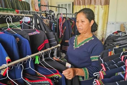 Bon Jrang K'Yem: Người phụ nữ M'nông giàu nghị lực