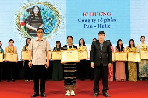 K'Hương - cán bộ công đoàn đầy nhiệt huyết