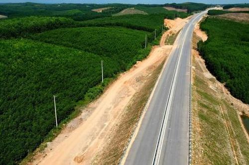 Cao tốc Vạn Ninh - Cam Lộ dự kiến thông xe 30/6, vượt tiến độ 4 tháng