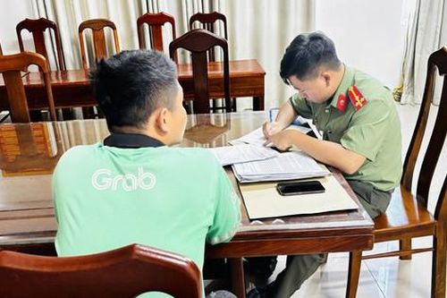 Tài xế Grab trả lại gần 1,8 tỷ đồng cho người chuyển khoản nhầm
