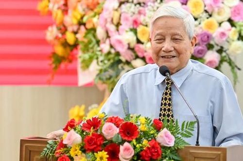 Ra mắt sách 'Tinh hoa cách mạng Việt Nam' của nhà báo Hà Đăng