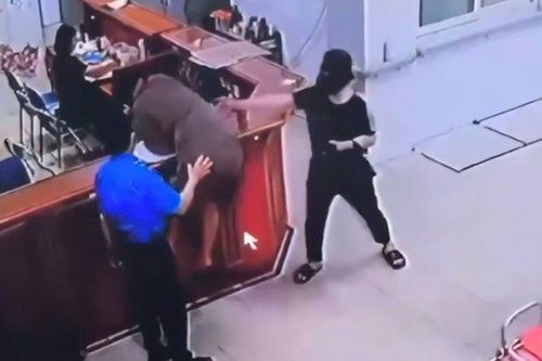 Xin đừng ra tay với người cứu mình