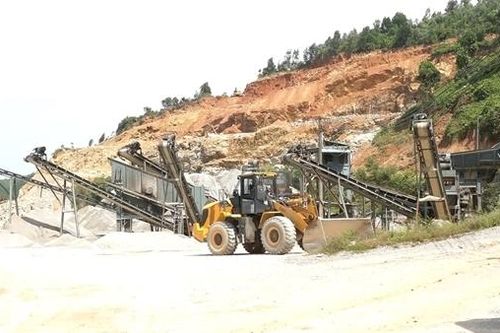 Tạm dừng phiên đấu giá quyền khai thác 2 mỏ khoáng sản để thẩm tra, xác minh thông tin