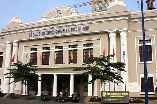 3 doanh nghiệp chuẩn bị niêm yết trên HOSE và HNX
