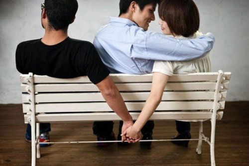 Phát hiện vợ ngoại tình, chồng lịch thiệp đến tàn nhẫn khiến đối phương sống trong sợ hãi, sụp đổ từng ngày
