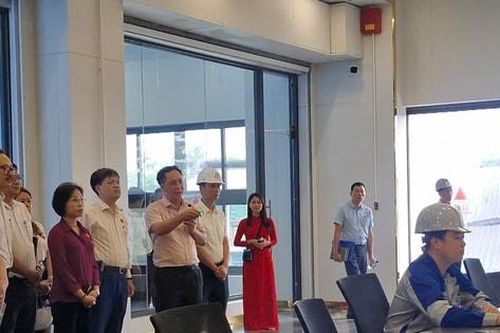 Đại biểu Quốc hội Đoàn thành phố Hà Nội khảo sát Nhà máy điện rác Seraphin