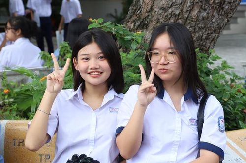 Hơn 76.000 thí sinh tại TPHCM làm thủ tục thi vào lớp 10