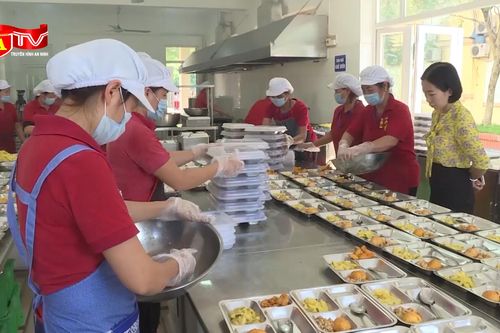 Hà Nội đề xuất hỗ trợ bữa trưa cho học sinh tiểu học