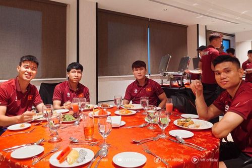 Tuyển Việt Nam tới Malaysia, sẵn sàng cho đại chiến ở 'chảo lửa' Bukit Jalil