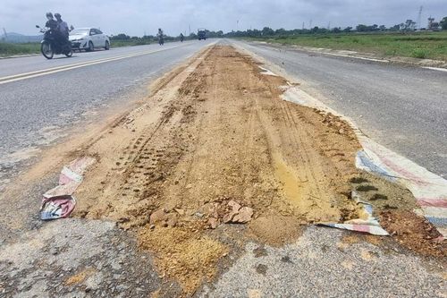 Tuyến đường 77 tỷ đồng chưa bàn giao đã hư hỏng, chắp vá