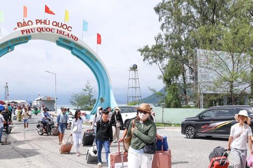 Xây dựng Phú Quốc thành trung tâm dịch vụ, du lịch sinh thái tầm cỡ quốc gia và quốc tế
