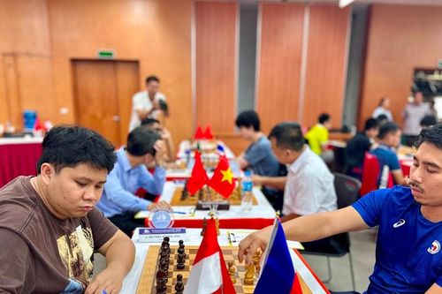 Gần 100 kỳ thủ tham gia tranh tài tại Giải Cờ vua quốc tế ở Quảng Ninh
