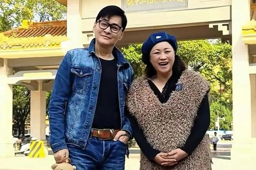 Tài tử TVB và vợ bán chân gà kiếm sống