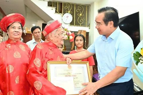 TP Hồ Chí Minh: trân trọng những đóng góp thầm lặng, bền bỉ của người cao tuổi