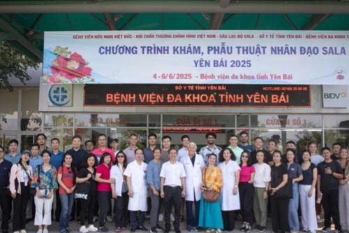 Đoàn y, bác sĩ lan tỏa yêu thương đến với người dân Yên Bái