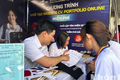 Hàng ngàn việc làm cho sinh viên Đà Nẵng trong Ngày hội việc làm VKU Job Fair 2025