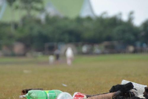 Xả rác gây nguy cơ ô nhiễm môi trường tại bãi dê Tiên Sơn