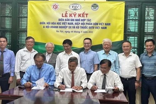Phát triển ngành công nghiệp hóa chất dựa trên tăng trưởng xanh và bền vững