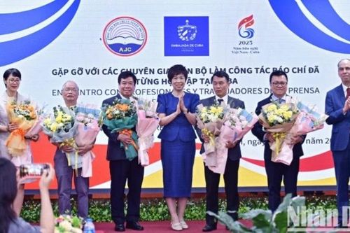 Trao Huy chương Felix Elmusa tặng 5 chuyên gia, cán bộ làm công tác báo chí tiêu biểu Việt Nam