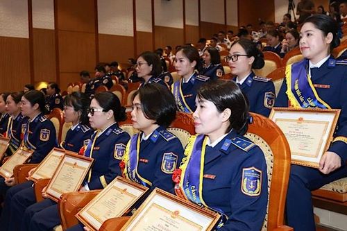 Tuyên dương Phụ nữ điển hình tiên tiến Cảnh sát biển Việt Nam