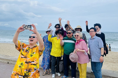 Thái độ với du khách