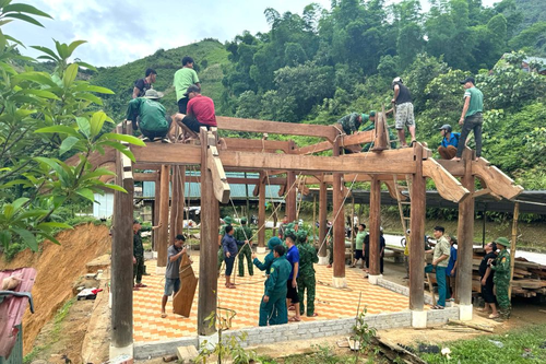 Quân khu 4: Nỗ lực khắc phục hậu quả lũ quét tại Tương Dương