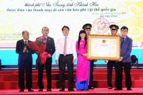 Vinh danh Tri thức dân gian và Lễ hội Yến sào Khánh Hòa
