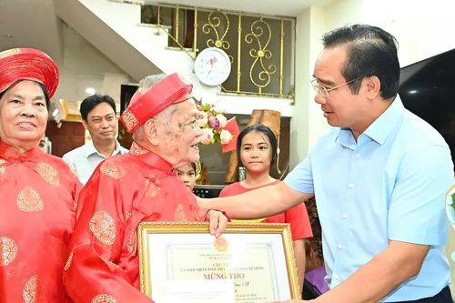 Chăm sóc toàn diện để người cao tuổi sống vui, sống khỏe