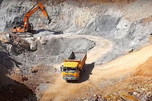 Tạm dừng phiên đấu giá quyền khai thác 2 mỏ khoáng sản ở Huế