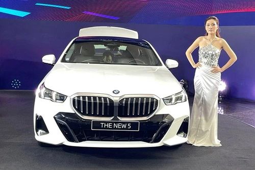 BMW 5 Series 2025 'lột xác táo bạo' hơn 2,5 tỷ tại Việt Nam