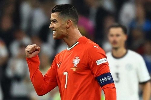 Ronaldo ghi bàn và thắng mọi trận bán kết với tuyển Bồ Đào Nha