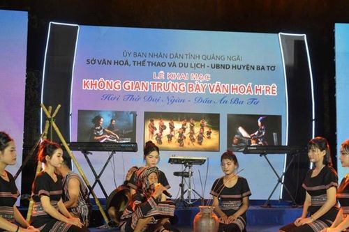 Nghệ thuật hát Ta lêu và hát Ca chôi của người Hrê là di sản quốc gia