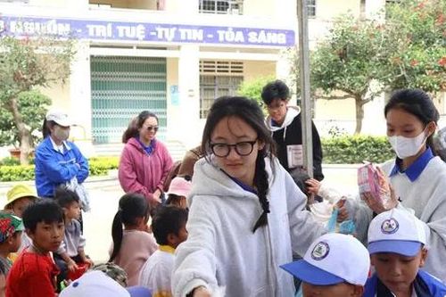 Cảnh giác lừa đảo khi đăng ký các trại hè quân đội