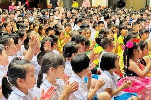 Hà Nội chi hơn 3.000 tỷ đồng hỗ trợ ăn bán trú: San sẻ 'gánh nặng' chi phí học tập