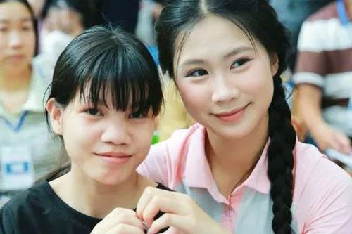 25 thí sinh Hoa hậu Việt Nam lan tỏa yêu thương đến bệnh nhi ung thư
