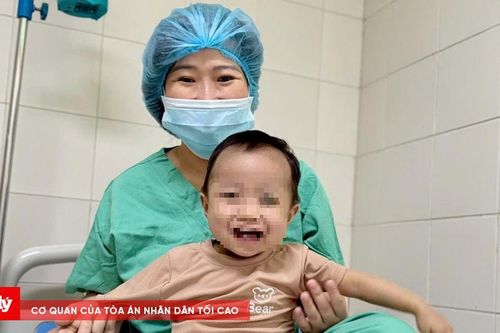 Hồi sinh bé trai 15 tháng tuổi bị teo mật bẩm sinh