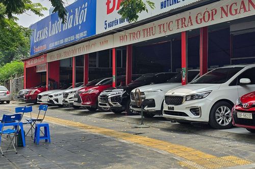 Xe mới đồng loạt giảm giá, dân buôn xe cũ 'lao đao' vì ế ẩm