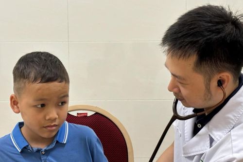 Phép màu từ trái tim người lạ: Hành trình 11 năm đi tìm sự sống cho con trai nhỏ
