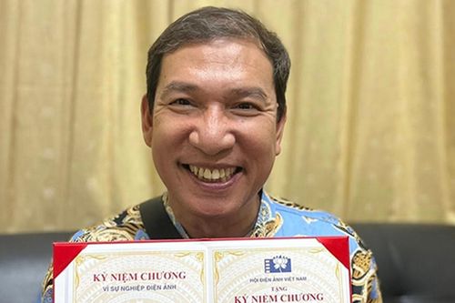 NSƯT Quang Thắng đón tin vui ở tuổi U60, Hồng Diễm được khen xinh trẻ ở tuổi 43
