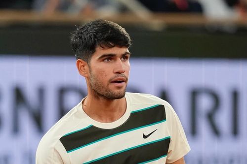 Alcaraz đoạt vé vào chung kết Roland Garros