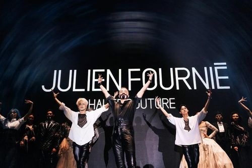 'Bản giao hưởng' của thực và mộng trong bộ sưu tập của NTK Julien Fourníe